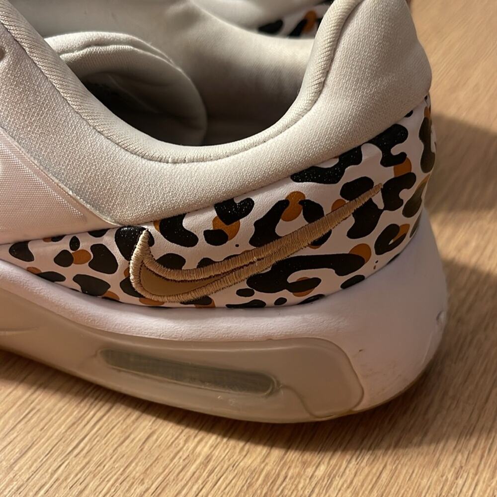 NIKE White Leopard Airmax Sneakers Size 9.5 - Picture 5 of 11
